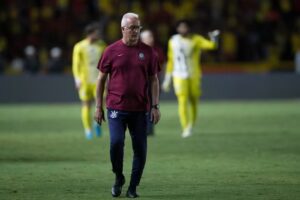 Dorival Júnior avalia desempenho do Corinthians e analisa derrota para o Sport