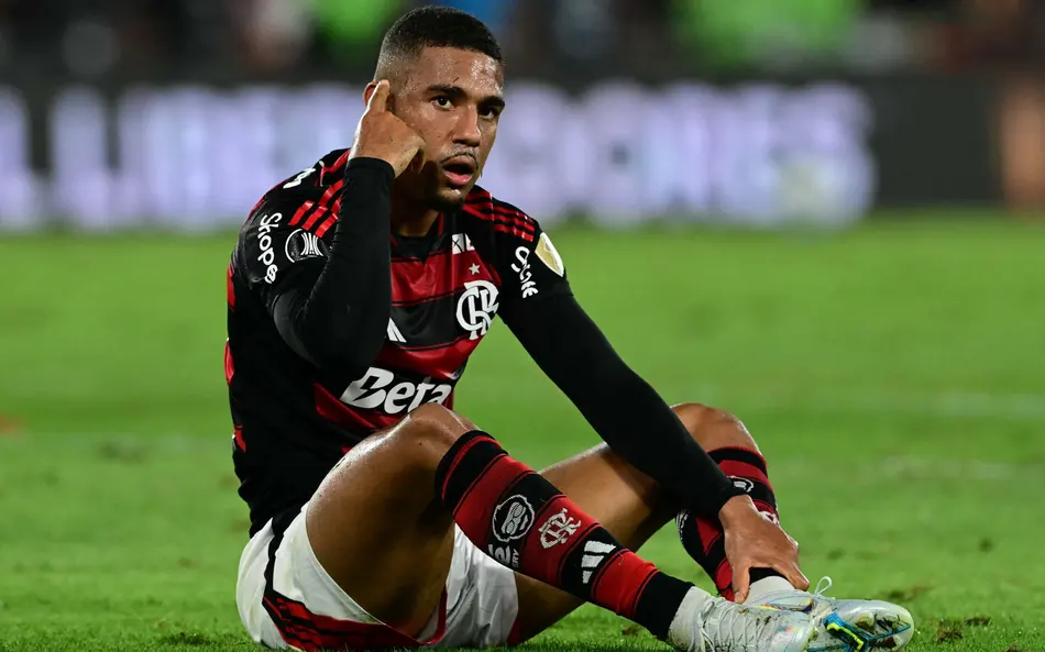 Flamengo triunfa com gol-relâmpago, mas Estudiantes surpreende no final Flamengo triunfa com gol-relâmpago, mas Estudiantes surpreende no final