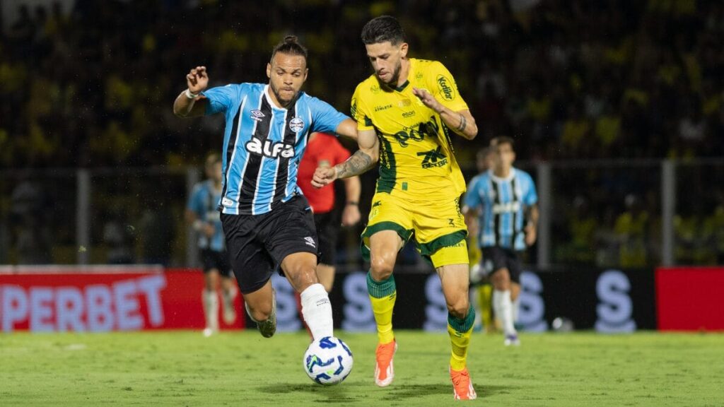 Mirassol surpreende Grêmio na Arena e avança no Brasileirão Mirassol surpreende Grêmio na Arena e avança no Brasileirão